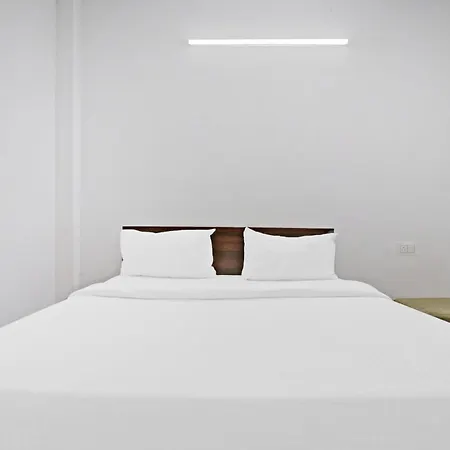Отель Town House Near M2K Cinema Pitampura